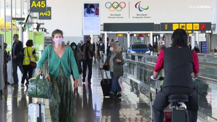 La extraña calma aeroportuaria de la turística Grecia en medio del caos que viven otros países