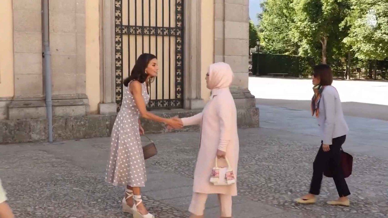 La Reina, anfitriona de lujo en la visita de las 'primeras damas' a la Granja de San Ildefonso
