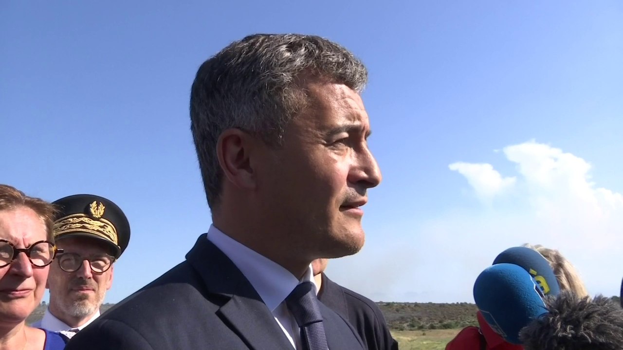 Pyrénées-Orientales: quatre pompiers blessés en luttant contre les incendies, annonce Gérald Darmanin