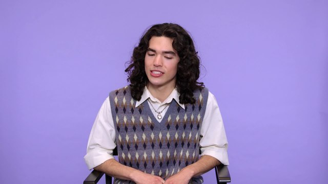 Conan Gray On Kissing, Being In Love, and First Celeb Crush | Read Receipts | Seventeen