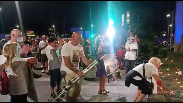 Viareggio, l'anniversario della strage. La sosta alla Croce Verde e il grazie ai volontari