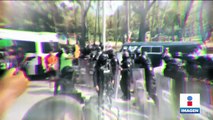 Policías antimotines desalojan manifestantes en la costera Miguel Alemán