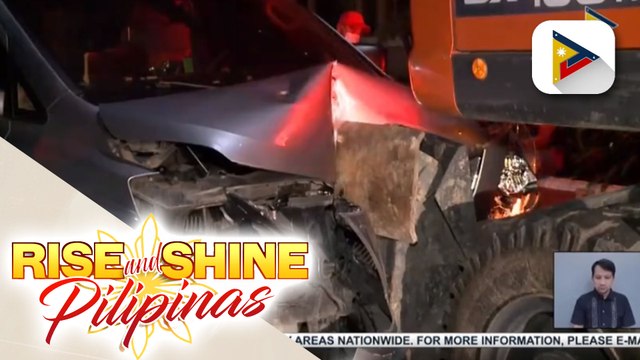 Van, bumangga sa backhoe at kotse sa Brgy. Batasan Hills, QC; Tatlong sakay ng van, isinugod sa ospital