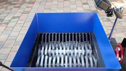 JELLY VS FAST SHREDDER! AMAZING VIDEO!