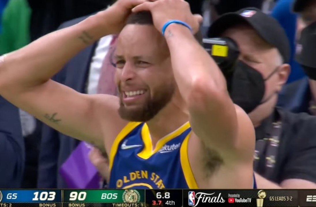 NBA : Stephen Curry fond en larmes lors du sacr...