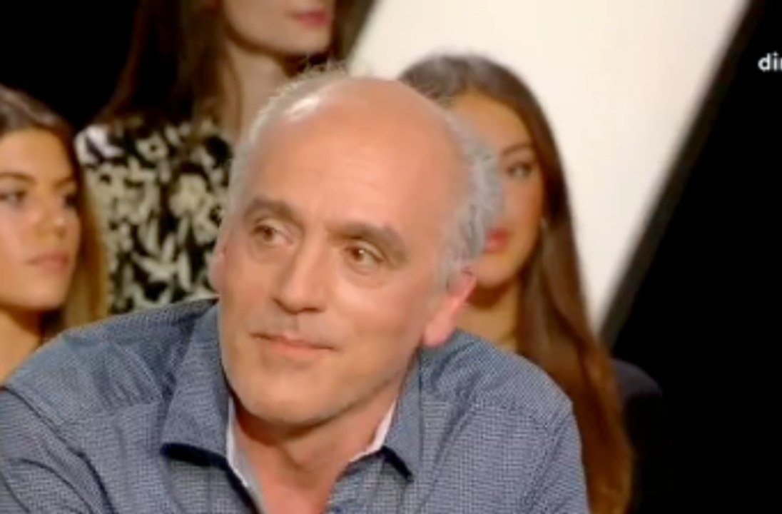 Philippe Poutou tacle Eric Zemmour dans Elysée 2022 : “Vous parlez du fasciste, raciste, accusé d’agression sexuelle ?”