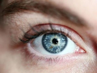 TikTok : Remplacer le mascara par de la vaseline, cette nouvelle tendance qui cartonne sur les réseaux