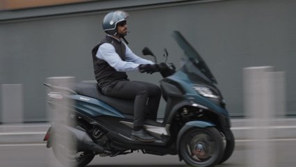 The new Piaggio MP3 Driving Video