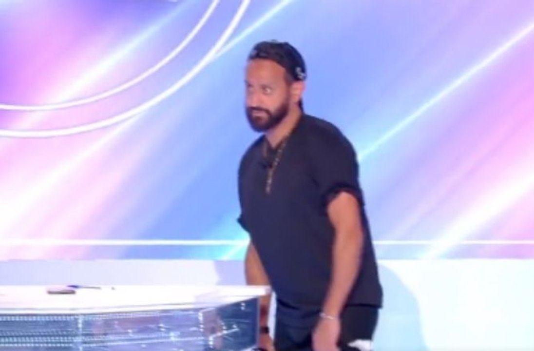 Cyril Hanouna en caleçon sur le plateau, il charme Matthieu Delormeau : “Y’a l’air d’avoir du monde là-dedans”