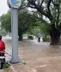 Rain in Chandigarh: ਮੌਨਸੂਨ ਦੀ ਪਹਿਲੀ ਬਾਰਸ਼ ਨਾਲ ਚੰਡੀਗੜ੍ਹ ਦੀਆਂ ਸੜਕਾਂ 'ਤੇ ਭਰੀਆ ਪਾਣੀ