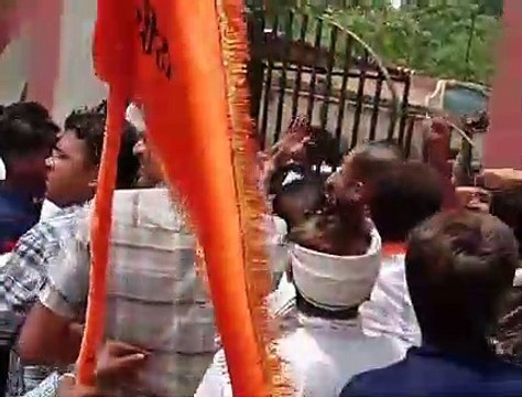 SriGanganagar आक्रो​शित हिन्दू संगठनों का प्रदर्शन, पुलिस से धक्का मुक्की