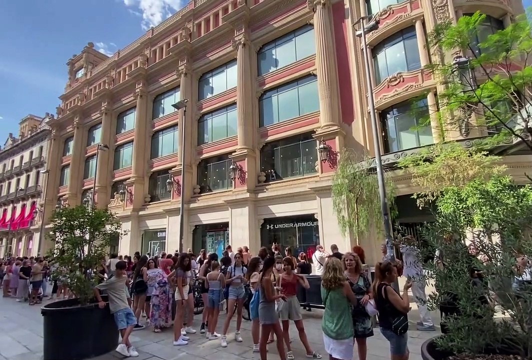 Colas en la tienda Shein de Barcelona
