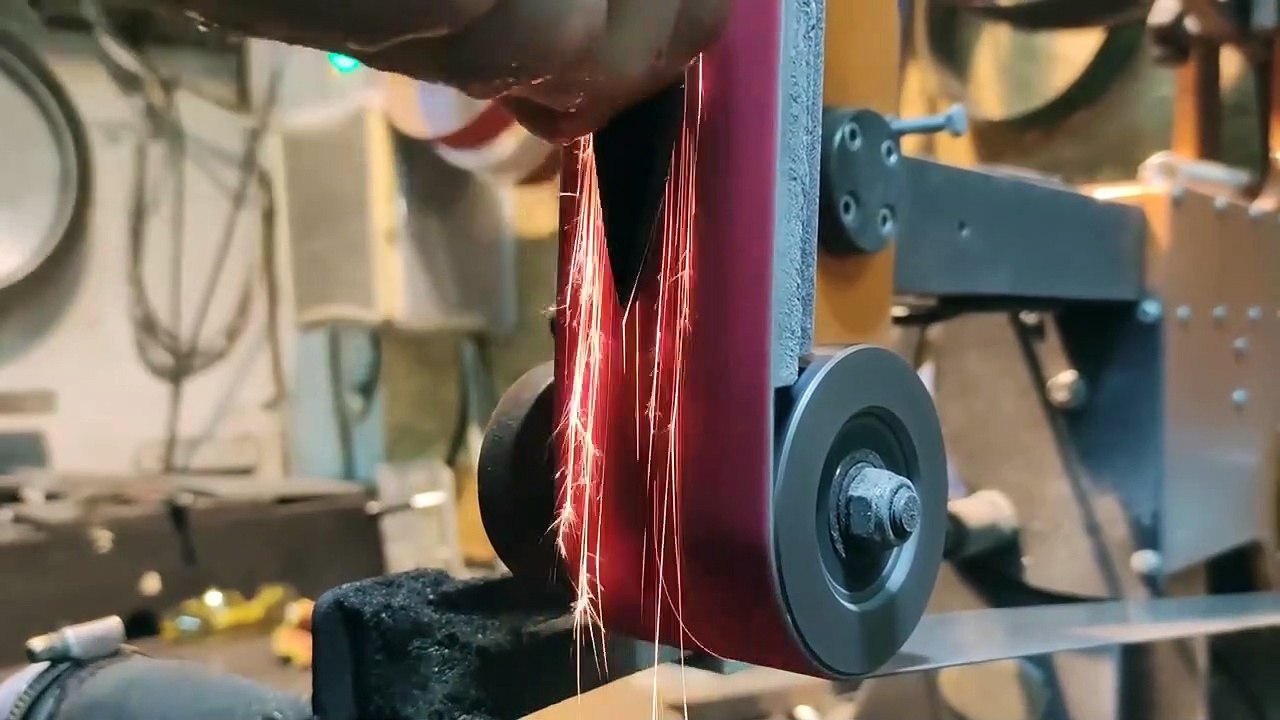 Turning Rusty Small Files into a Sharp Dagger knife