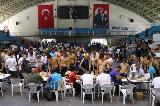 661. Tarihi Kırkpınar Yağlı Güreşleri için pehlivan kayıtları devam ediyor