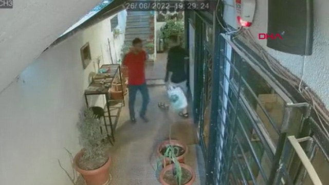 21 saniyede 2 cep telefonu hırsızlığı kamerada