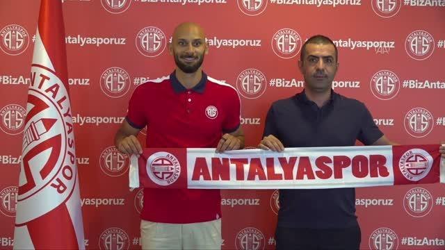 Antalyaspor, Ömer Toprak'ı 2 yıllığına kadrosuna kattı