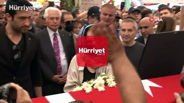 Türkan Şoray'dan Cüneyt Arkın'a duygusal veda...