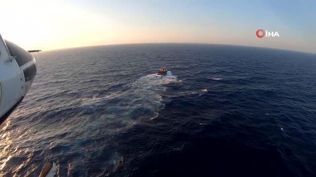 Sahil Güvenlik ekipleri, bir şahsın balık avlama gemisinde kalp krizi şüphesiyle tıbbi tahliyesini gerçekleştirdi