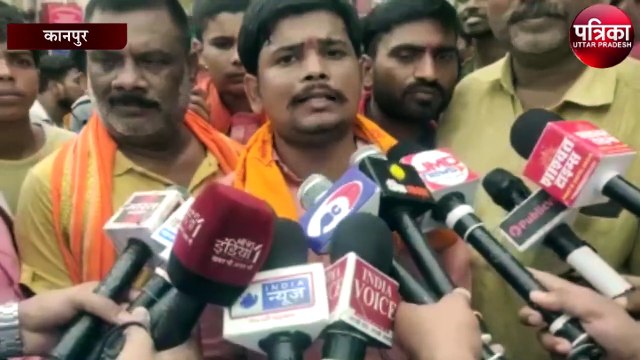 उदयपुर हत्याकांड को लेकर हिंदू संगठनों का आक्रोश सड़क पर, पुतला फूंक फांसी देने की मांग