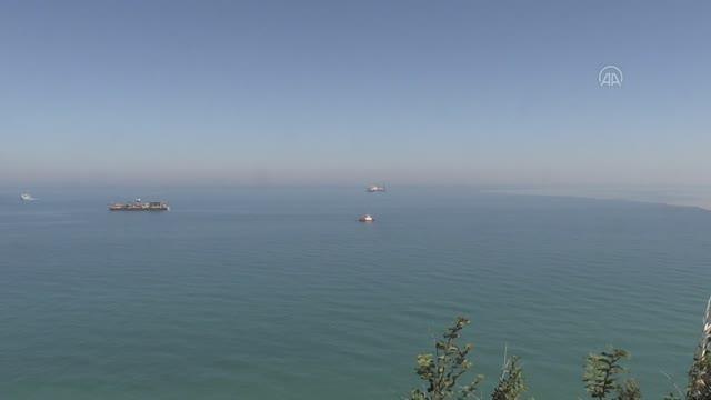 ZONGULDAK - Derin denizde boru indirme işlemi yapacak gemi Zonguldak açıklarında