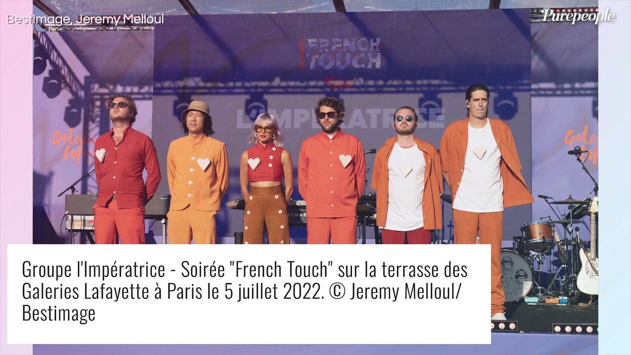 Emma Smet : Look glam rock et ventre à l'air pour une soirée "French Touch"