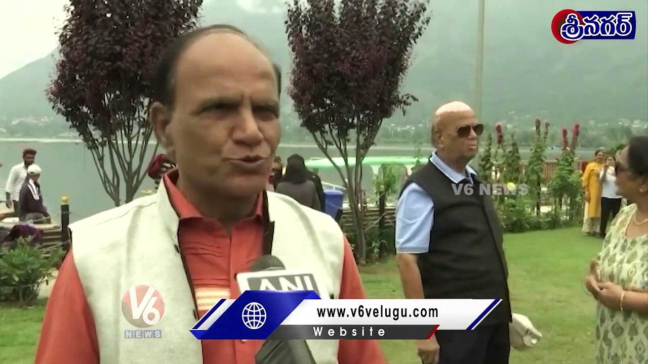 Tourists Enjoying Shikara Ride On Dal Lake _ Srinagar  |  V6 News (1)