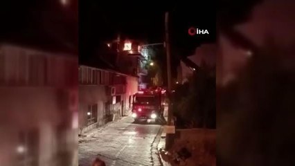 Apartmanın 3. katındaki ev alevlere teslim oldu