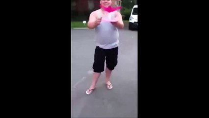 Il va mettre longtemps à ne plus avoir mal...