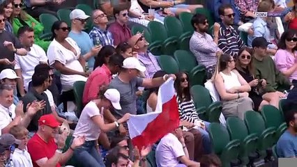 Wimbledon : Iga Swiatek accrochée mais qualifiée