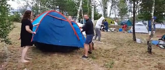 Eurockéennes : la remise en état du camping après l'orage