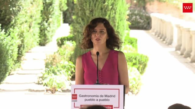 Ayuso: Veo sorprendente que puedas cambiar de sexo o abortar al margen de tus padres y sin embargo, no puedas optar a becas si tus padres tienen un nivel adquisitivo u otro