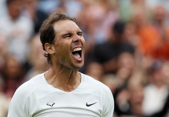 Wimbledon : Rafael Nadal perd encore un set mais passe au 3e tour