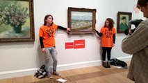 Ativistas 'colados' em obra de 'Vincent van Gogh'
