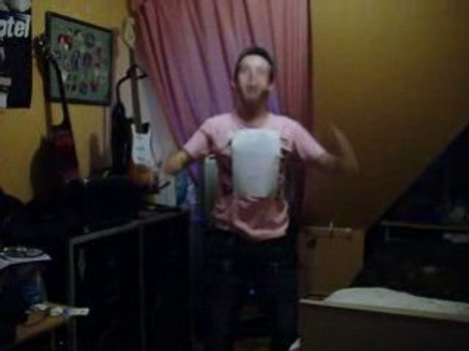 *Ton'zZz ki parodie son pote Colteck*