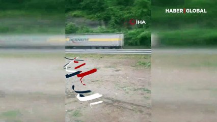Son Dakika! Artvin'de heyelan: Tırlar toprak altında kaldı