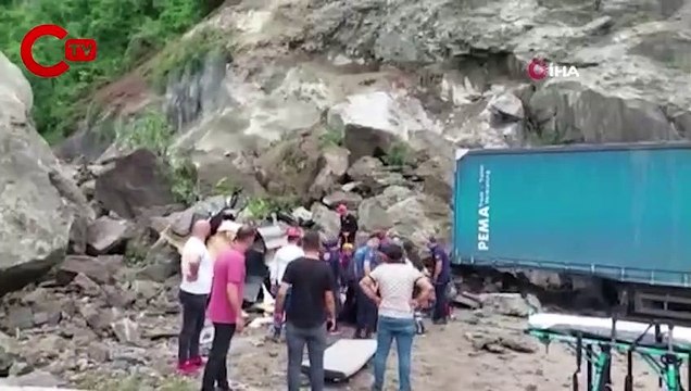 Artvin'de heyelan meydana geldi: Ölü ve yaralılar var