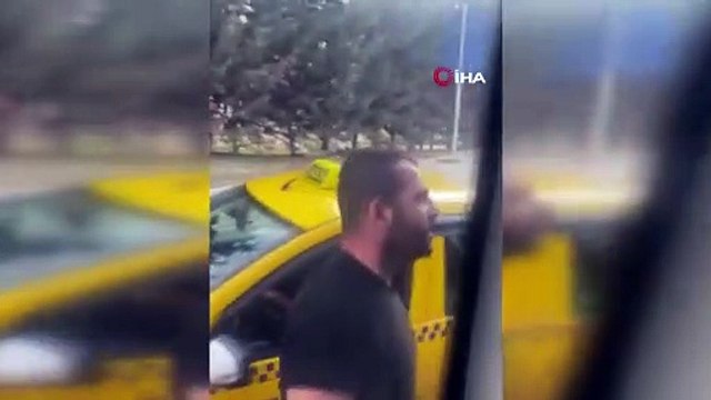 İstanbul'da yol verme kavgasında ortalık savaş alanına döndü