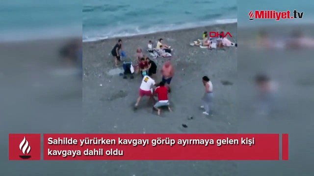 Kavga edenleri ayırmak isterken, kavga etti