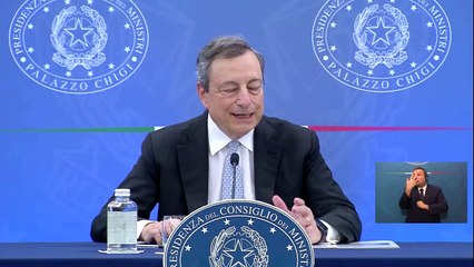Draghi spiega la foto al Prado: "Ero un po' stanco e mi sono seduto"