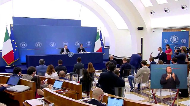 Draghi: Il governo non c'è senza M5S e non rischia