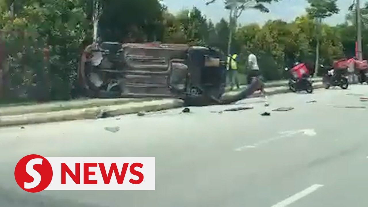 Dashcam footage captures fatal crash involving two MPVs in Sungai Buloh