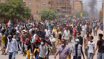 مظاهرات مطالبة بالحكم المدني الكامل في السودان
