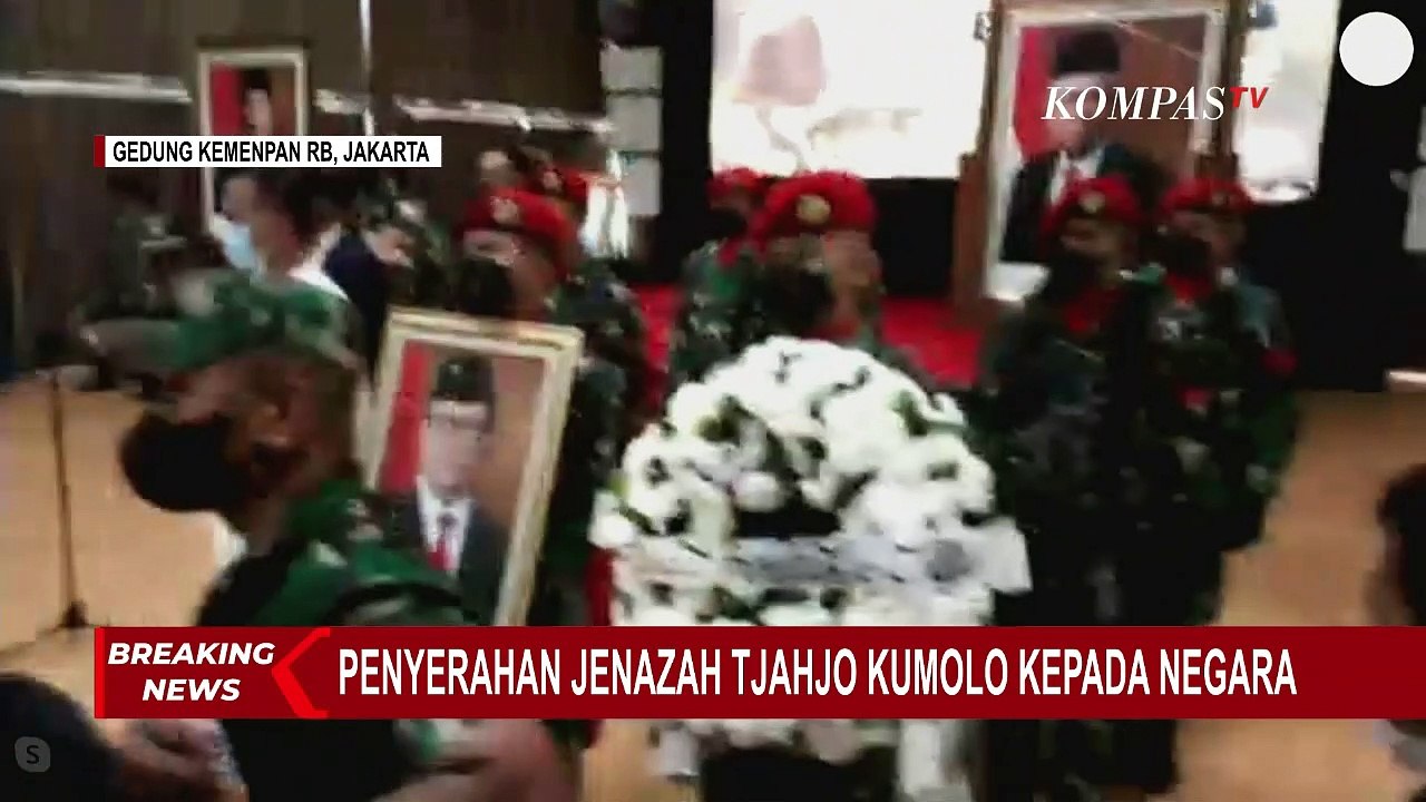 Jenazah Tjahjo Kumolo Diberangkatkan ke TMP Kaliabata Usai Dishalatkan di Masjd Kemenpan RB