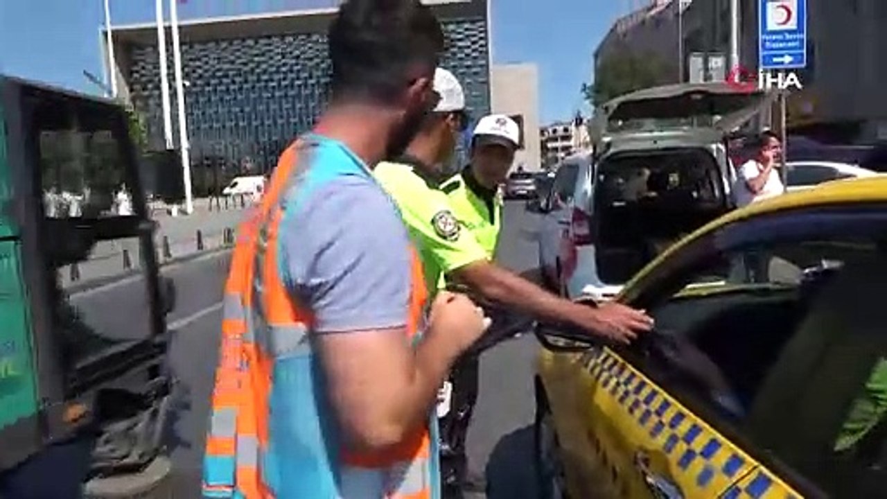 Taksimde kurallara uymayan taksicilere ceza yağ...