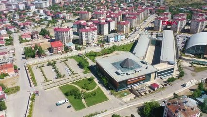 VAN BÜYÜKŞEHİR BELEDİYESİ'NİN ÇEVRESİNDEKİ BETON BARİYERLER KALDIRILIYOR