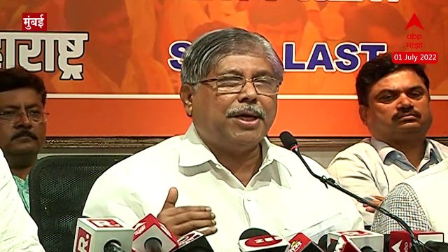 Chandrakant Patil : एकनाथ शिंदेंनी आग्रह धरला आणि फडणवीसांनी पक्षश्रेष्ठींना विचारुन निर्णय घेतला