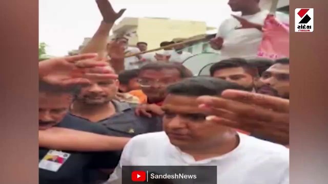 રથયાત્રામાં માતા-પિતાથી વિખૂટા પડેલા બાળકોની વહારે આવ્યા હર્ષ સંઘવી