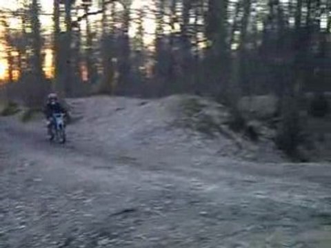 dirt Premiére roue avec la 107 encor pa trop doué