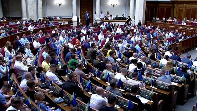 Zelensky celebra laços da Ucrânia com União Europeia