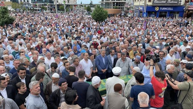 Son dakika haberi | AK Parti Genel Başkan Yardımcısı Yazıcı, Rize'de cenaze törenine katıldı